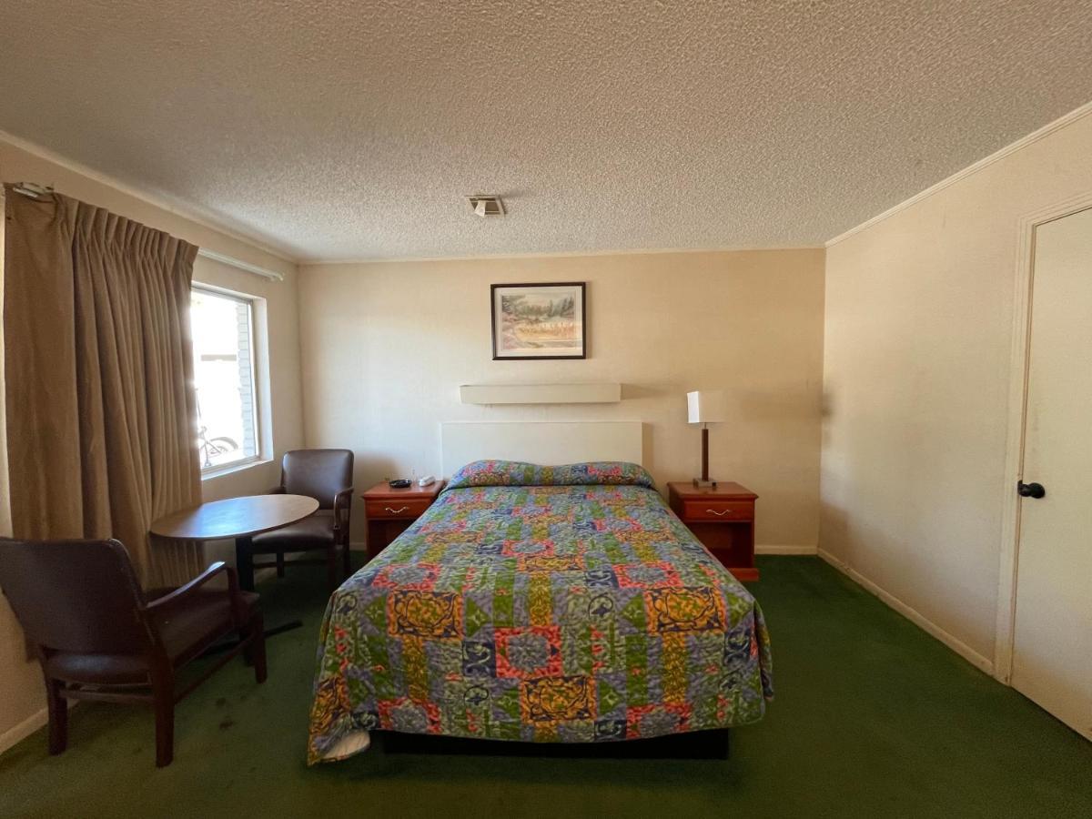 Pinelodge Motel Baxley Esterno foto