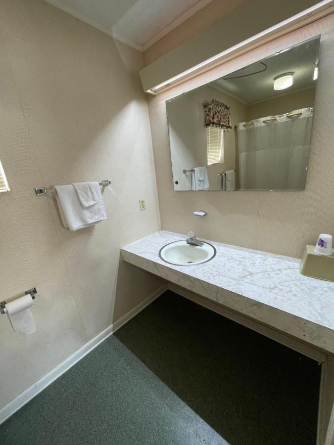Pinelodge Motel Baxley Esterno foto