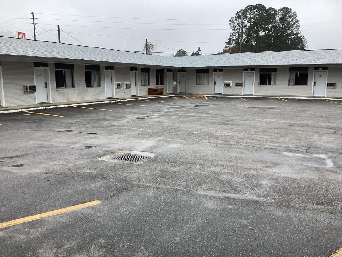 Pinelodge Motel Baxley Esterno foto